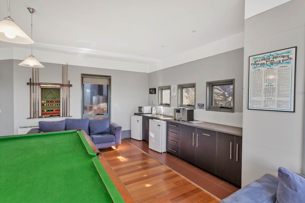 Billiards room kitchenette